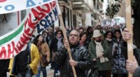 Nuova giornata di sciopero nazionale in Grecia contro i tagli agli stipendi e l’aumento delle tasse. Migliaia di manifestanti sono scesi in piazza ad Atene. Previsto il blocco dei trasporti, la chiusura delle scuole e ospedali aperti solo per le emergenze. I due principali sindacati ellenici hanno deciso il blocco di gran parte del Paese con un’astensione dal lavoro di 24 ore contro la politica di austerità  che, denunciano, ha solo aggravato le condizioni di vita dei greci alle prese con il più alto tasso di disoccupazione europeo (al 27%) ma che nel 2013 è previsto in crescita al […]
