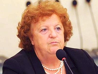 Caro Operai Contro Bersani fa l’appello ai delusi del Pdl. Grillo riempie piazza S. Giovanni a Roma. Monti ha pronto un pacchetto d’urto per il lavoro. Berlusconi fa la mossa sulle pensioni minime. Giannino dice il tamburo a morto suonerà per altri. La Cancellieri, ministro dell’interno uscente dice: “Votate, Votate Votate”. Rispondiamo alla Cancellieri con i fatti, disertando le urne. Non votiamo. Non votiamo. Non votiamo. Saluti operai disertori delle urne.