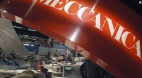 RASSEGNA STAMPA Italia, grandi gruppi, Finmeccanica Bloomberg   130214 Berlusconi ai gruppi italiani: mantenere le tangenti a seguito dell’arresto di Orsi Andrew Frye Times of India            130214 Berlusconi: Le tangenti, quota imprescindibile degli affari internazionali –       Nella difesa del CEO di Finmeccanica Orsi e criticando la procura della Repubblica, l’ex primo ministro italiano, Berlusconi, a Bloomberg: Le tangenti sono un fenomeno che esiste, inutile negarne l’esistenza della loro necessità; i gruppi che non le praticano sono destinati a rimanere indietro. –       Non sono un crimine. Si tratta di pagare una commissione a qualcuno in un dato paese, perché in quel […]
