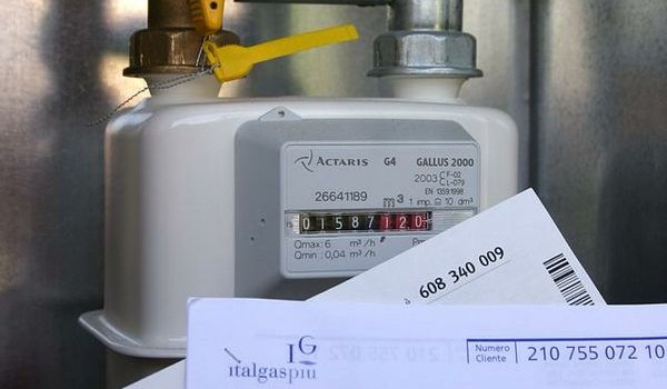  Caro Operai Contro Non è oggetto di campagna elettorale, nessun candidato ne rinfaccia ad altri le responsabilità. Evidentemente sono più partiti a spartirsi la torta di 430 milioni di euro, che rischia di trasformarsi in un altrettanto salasso sulle bollette del gas. Aziende e grossisti che comprano gas dalla Snam per rivenderlo sul mercato, ad un certo punto, pur continuando l’approvvigionamento e la rivendita di gas, hanno smesso di pagarlo alla Snam, che ora si ritrova con un buco di 430 milioni. Mentre il contenzioso è aperto e l’Autorità per l’energia…indaga…, si vocifera che questo 430 milioni di euro, […]