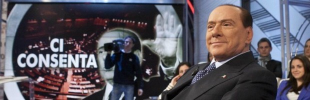 Silvio Berlusconi tesse l’elogio della mazzetta in televisione. “La tangente è un fenomeno che esiste ed è inutile negare questa condizione di necessità se si ha da trattare con qualche regime o Paese del terzo mondo”, ha detto l’ex premier ospite di Agorà su Raitre, a proposito dell’inchiesta che coinvolge Finmeccanica. E ha aggiunto: “Negarlo è moralismo da sepolcri imbiancati”. “Ho fotografato la realtà globale esistente nel mondo”, ha detto, “quando Eni, Enel e Finmeccanica trattano con altri Paesi per vendere i loro prodotti devono adeguarsi alle condizioni di quel Paese”, perché “in Paesi che non sono complete democrazie ci sono altre condizioni che bisogna accettare se si […]