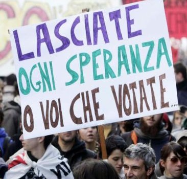 Non voto, non sono un cittadino a cui la politica dei partiti democratici può promettere la riforma dello stato con conseguenti risparmi e miglior funzionamento dello stesso, sono un operaio che si identifica con la propria classe a cui tutti i partiti borghesi che si sono succeduti al governo dello stato, delle regioni delle città ha tolto qualcosa delle conquiste strappate dal movimento degli operai dal dopoguerra in avanti, riforma delle pensioni, riforma sanitaria, attacco ai diritti sindacali, attacco al salario,chiusura delle fabbriche con conseguente perdita di posti di lavoro, sacrifici uno dietro lʼaltro. Mi hanno aumentato la vita […]