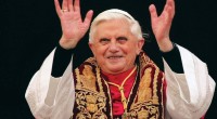 Le dimissioni annunciate da papa Benedetto XVI non sono ovviamente riducibili, come si vorrebbe far credere,  ad una mera questione di anzianità. Da quel che se ne sa, nessun serio problema di salute affligge Joseph Ratzinger. E’ comunque inaudito (nel senso etimologico del termine) un evento del genere, che rappresenta la trasgressione ad un codice millenarista da parte di un teologo tradizionale così rigoroso,  che comprende bene come questo evento “laicizzi”, per così dire, la più ieratica delle figure religiose. Si tratta evidentemente d’altro. Lo sfondo di questa vicenda singolare è l’esaurimento della funzione storica svolta dalla chiesa cattolica in quanto […]
