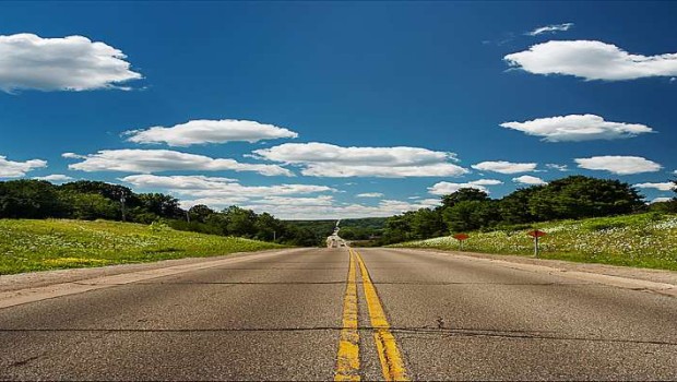 Redazione di Operai Contro, vi seguo da tempo. Non andrò a votare, ma non penso che risolverà niente. In Svizzera votano il 30%, in USA meno del 40%, ma non serve a niente. I borghesi continuano a fare ciò che vogliono. Dove sono gli operai? Quelli dell’Ilva di Taranto scioperano a favore di Riva, a Melfi vanno in cassa integrazione, A Pomigliano restano fuori. A che punto è l’organizzazione del Partito Operaio? Ci sono oltre tre milioni di disoccupati, 8 milioni di poveri. La crisi si aggrava, ma non avviene niente. Qualcuno anni addietro affermava: o la rivoluzione fermerà […]