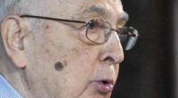 Redazione di operai Contro, Anche Napolitano, dopo Bersani, ha fallito. In Italia non è possibile fare neanche l’ammucchiata Invece di dimettersi, Napolitano resta e resta Monti. Napolitano non sa più  che fare per i padroni e prende tempo Il Pd di Bersani e il Pdl di Berlusconi hanno sostenuto il governo Monti per un anno. Hanno sostenuto tutte le leggi di Monti contro gli operai e Bersani ora voleva continuare Berlusconi e Bersani sono i puttanieri della politica borghese Il M5S è il primo partito del parlamento, ma Napolitano non ha mai preso in considerazione di dare l’incarico di […]