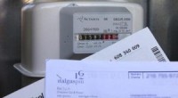 Caro Operai Contro Calo del 4% delle tariffe del gas. Calo dell’1% delle tariffe dell’elettricità. Questi “cali”, non sono altro che l’adeguamento delle tariffe italiane ai prezzi europei. L’Italia finora non si era adeguata ed ora, Guido Bortoni presidente dell’Autorità per l’Energia e il Gas, spaccia questi “cali”, (se poi arriveranno davvero), come “riforma energetica”. Ma chi ci restituisce i soldi che per anni abbiamo pagato in più rispetto alle tariffe europee, mentre noi c’indebitavamo per pagare il mutuo e arrivare alla fine del mese? Bortoni, prima di riempirti la bocca di “riforme”, ridacci i nostri soldi, se no […]