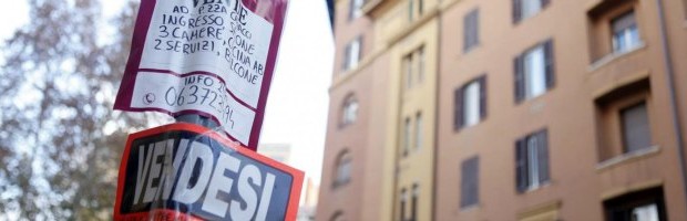 Redazione di Operai Contro, avere una casa presto sarà un sogno per gli operai,i lavoratori e i pensionati. I costi legati agli immobili, per oltre 3 milioni di famiglie italiane, sono diventati insostenibili. Le spese mensili per il mantenimento di un appartamento di proprietà o in affitto, ammontano oggi, in media, rispettivamente a 1.150 euro nel primo caso e 1.515 nel secondo. “Cifre lievitate negli anni anche a seguito dei continui aumenti delle tariffe (luce, riscaldamento, gas e acqua) e della recente introduzione dell’Imu”, Costi, che rischiano di lievitare ancora a causa degli aumenti previsti con la nuova Tares e con l’incremento […]