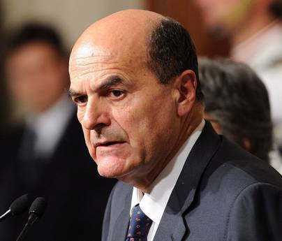 Egregio Direttore, gli opinionisti dei maggiori quotidiani dicono che le elezioni dei presidenti di Camera e Senato, hanno avvicinato il ritorno alle elezioni politiche. Maroni diagnostica che “Bersani all’80% farà il governo, ma poi per lui sarà il Vietnam”. Grillo accusa Bersani di essere “impresentabile” con i suoi candidati “foglie di fico”, eletti ai vertici di Camera e Senato, così come non gli garba la candidatura di D’Alema a capo dello Stato. Alfano propone un governo al Pd in cambio di un accordo per un capo dello Stato proposto dal Pdl. La solita storia di spartizione delle poltrone. Una […]