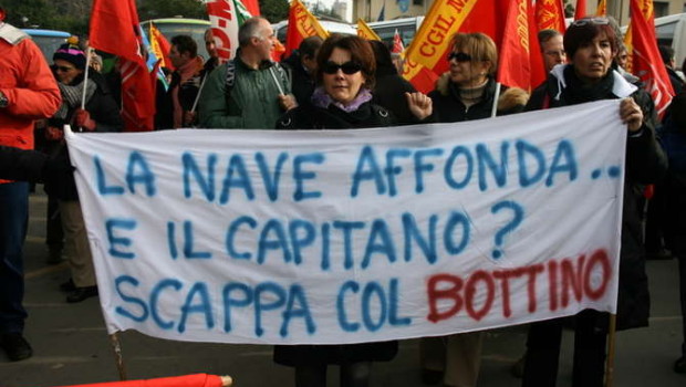 Dopo circa 4 anni anni, tanti risvolti della vertenza della Agile (ex Eutelia) rimango del tutto oscuri, almeno a noi lavoratori! Ad esempio, per quale motivo il sindacato, la FIOM, non si è mai attivata per impugnare ed ottenere un eventuale reintegro dei lavoratori in azienda, quella che dovrebbe essere una reazione logica e automatica da parte di un sindacato,  quando nel lontano Giugno del 2009 avvenne la cessione di ramo di azienda il cui unico scopo era di licenziare lavoratori??? Ricordo ciò nonostante il Tribunale di Roma  riconobbe a nostro favore l’art. 28 e inspiegabilmente mai utilizzato dalla […]