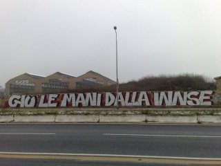 Caro Operai Contro, gli occupati sono diminuiti di 310 mila unità. I disoccupati sono arrivati a 3 milioni, pari al 11,7% della forza lavoro, tra questi i giovani hanno raggiunto la quota record di 1 milione 200 mila, pari al 39%! La cassa integrazione con la riforma Fornero sta arrivando al capolinea. Gli operai dell’industria e delle costruzioni sono i più colpiti dai licenziamenti diretti, o comunque mascherati. Operai, resistiamo ai licenziamenti, occupiamo le fabbriche. Agiamo con forme di lotta intelligenti e determinati. La partita in gioco è troppo grossa. Resistiamo. Saluti operai da Padova.