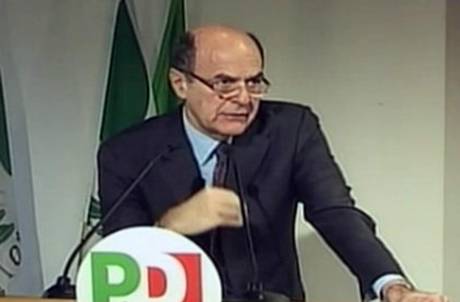 Bersani non è stato avvisato che le elezioni ci sono state. Continua la sua campagna elettorale, nessuno lo ha avvertito Ora propone gli 8 punti Gli otto punti di Bersani  sono questi: – Europa (serve una correzione delle politiche Ue: non solo rigore ma crescita) – Misure urgenti per il lavoro e il fronte sociale – Riforma politica – Leggi contro la corruzione e la mafia – Conflitti di interesse – Green economy ed efficienza energetica – Diritti – Istruzione e ricerca Le solite cazzate dei politici borghesi