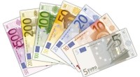 Redazione di Operai Contro, ho letto il post del lettore di San Precario e mi è venuto un dubbio. Qual’è in euro il reddito garantito? In una intervista San precario sosteneva: “600 euro al mese assicurati dallo Stato a tutti coloro che ne hanno bisogno, senza limiti di tempo, senza obbligo di cercare lavoro.” I padroni ringrazieranno. Oggi con la cassa integrazione io prendo all’incirca 750 euro al mese, domani con il reddito minimo prenderò 600 euro. Prima ero un operaio che prendeva 1300 euro al mese. Un bel taglio. Se deve essere un reddito minimo non può essere […]