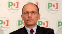 di Antonio Padellaro | 28 aprile 2013   Chissà come devono sentirsi gli otto milioni e mezzo di elettori del Pd che lo scorso febbraio avevano pensato di votare contro Berlusconi e che ora si ritrovano al governo proprio con il Pdl di Berlusconi. Un tradimento politico che non ha precedenti nella storia repubblicana, sancito solennemente dal presidente Giorgio Napolitano, vero, unico, grande regista dell’operazione quando stringendo a sé come un figlioccio che deve fare il bravo il premier Enrico Letta ha detto e ribadito che questo è un“governo politico” sancito da “un’intesa politica”. Che poi questo ibrido mostruoso degno del dottor Frankenstein sia ingentilito da un qualche […]