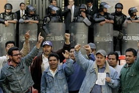 RASSEGNA STAMPA The Economist   130420 Gli insegnanti contestatori del Messico – Meridionali indisciplinati La protesta contro la riforma costituzionale del sistema educativo promossa dal nuovo governo di Enrique Peña Nieto degli insegnanti messicani aderenti al sindacato SNTE è iniziata nello Stato meridionale messicano di Guerrero. –       Dopo la loro repressione per opera della polizia, la lotta è stata portata avanti da un gruppo di insegnanti dissidenti, non aderenti al SNTE, con forme insolite, che hanno fatto notizia, come il blocco dell’autostrada per Acapulco durante le vacanze pasquali. –       La polizia li ha sloggiati, ma la protesta è continuata: o   […]