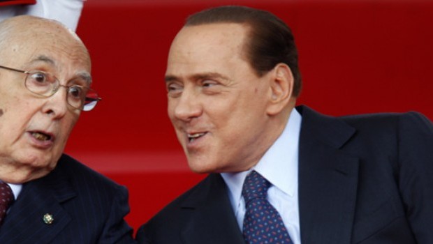 Redazione di Operai Contro, Letta si prepara a formare il governo di Mapolitano. Berlusconi fa sapere che se vuole fare il governo Letta deve accettare i suoi otto punti. Questi sono gli otto punti di Berlusconi: 1. L’abrogazione dell’Imu sulla prima casa, sui terreni e sui fabbricati funzionali alle attività agricole e la restituzione degli importi versati nel 2012. 2. La revisione dei poteri di Equitalia, con particolare riferimento alle sanzioni, alle maggiorazioni di interessi e ai meccanismi di rateizzazione. 3. Il riconoscimento alle imprese – per le nuove assunzioni a tempo indeterminato di giovani, disoccupati e cassintegrati – di una […]