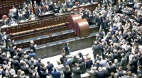 Alla Camera e al Senato i nomi degli “impresentabili” sono noti. Viene facile iniziare da Silvio Berlusconi (l’elenco dei processi, delle condanne in primo grado e delle prescrizioni sarebbe lungo), ma c’è anche Raffaele Fitto (condannato in primo grado a 4 anni per corruzione). Giulio Tremonti è uno degli ultimi parlamentari, in ordine cronologico, il cui nome è finito nel registro degli indagati (concorso in finanziamento illecito). Maria Gullo (Pd) è stata la deputata che ha “inaugurato” il nuovo Parlamento con il primo avviso di garanzia di questa legislatura. L’onorevole Pdl Antonio Angelucci, editore di Libero, è accusato per associazione a delinquere, truffa e falso. L’ex presidente della Provincia di Napoli Luigi Cesaro deve rispondere di associazione camorristica […]