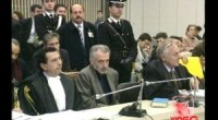 È da più di un anno che Duilio Poggiolini, ex direttore del servizio farmaceutico nazionale, Francesco De Lorenzo, ex ministro della Sanità, e alcuni componenti della Commissione interministeriale che negli anni ‘90 stabiliva il prezzo dei farmaci, sono stati condannati dalla Cassazione a risarcire quasi 20 milioni di euro per danno all’immagine dello Stato, ma finora nessuno ha ancora messo mano al portafoglio. La Corte dei Conti in prima battuta aveva anche chiesto a corrotti e corruttori di risarcire lo Stato per l’esorbitante cifra di oltre 15 mila miliardi di lire in conseguenza del danno erariale determinato dai prezzi dei farmaci […]