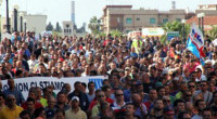 Redazione di Operai Contro, è in pieno svolgimento la manifestazione. Medici, infermieri, operatori sanitari, farmacisti, luminari del Policlinico di Bari. Ma anche madri di figli malati di leucemia, e figli di genitori stroncati dal cancro. Accanto a loro ci sono i pazienti, centinaia quelli dell’ospedale Nord in pellegrinaggio continuo nel reparto di Oncologia. E ci sono anche gli operai dell’Ilva, quelli che negli anni si sono svincolati dai sindacati e dall’azienda, rompendo gli argini dell’omertà. Gli operai venduti dai sindacalisti di FIOM-UILM-FIM sono ancora divisi e disorganizzati. Ma la partecipazione è la prova che la rivolta verrà. Le adesioni […]