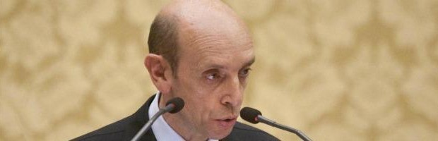 Guardate che l’Inps è messo male, fate qualcosa quanto prima. È il 22 marzo quando il presidenteAntonio Mastrapasqua – certo, in termini più gentili – mette nero su bianco il concetto in una lettera ai ministri dell’Economia e del Lavoro, Vittorio Grilli e Elsa Fornero. La storia è in parte nota, ma l’allarme del pluripoltronato capo supremo del più grande ente previdenziale d’Europa testimonia che la situazione è persino più grave del previsto, tanto più che sia Mastrapasqua che Fornero hanno sempre sostenuto in questi mesi che i conti dell’Inps non destano alcuna preoccupazione. Invece, il nostro comincia la sua missiva – di cui […]