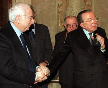 Redazione di Operai Contro, Il discrimine non è l’età, ma gli interessi di classe e la lotta per realizzarli Ogni essere umano, dall’età della ragione fino alla piena disponibilità delle facoltà mentali, pensa e agisce in base ai propri interessi di classe. Non è l’età il limite all’azione e al pensiero, bensì la salute mentale. Uomini e donne di 80, 90 anni e oltre sono più attivi, mentalmente e fisicamente, di ragazzi e giovani in qualche modo menomati mentalmente oppure abbandonati a se stessi per più ragioni. Questo atipico esordio per confutare quanto letto in recenti articoli secondo cui […]