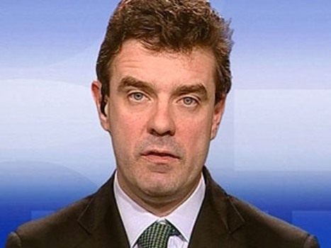 Caro Operai Contro, i politici di tutti i partiti sono una banda di ladroni. Dopo la Lombardia, la guardia di finanza sta notificando gli avvisi di garanzia nell’ambito dell’inchiesta sull’uso dei fondi pubblici da parte dei gruppi politici della Regione Piemonte. I consiglieri indagati, secondo quanto si apprende, sarebbero 52 su 60. Peculato, finanziamento illecito dei partiti e truffa le accuse ipotizzate a vario titolo. Gli unici che non lo sanno ancora sono i magistrati Un operaio di Torino