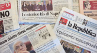 Il giorno dopo, i giornali celebrano senza freni la rielezione di Giorgio Napolitano. “Lo storico bis di Napolitano”, titola in prima La Stampa. “Napolitano rieletto, bis storico al Quirinale”, gli fa eco Il Sole 24 ore. L’Unità lascia stare la storia, ma gioisce con un icastico: “Napolitano” a tutta pagina. Spiegando: “Rieletto (con 738 voti) per salvare il Parlamento dallo stallo”. Il Corriere della sera cerca di articolare: “Napolitano rieletto chiede responsabilità”, come Repubblica: “Napolitano bis: ora più responsabilità”. È la “responsabilità” chiesta ai partiti (anzi pretesa) dall’appena rieletto presidente e che si traduce così: accettate le larghe intese. Re Giorgio avrebbe consegnato un dossier, rivela il Corriere, in cui […]