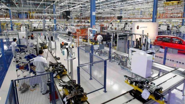 Redazione di operai Contro, «Metà della copertura» trovata dal governo per rifinanziare la cassa integrazione in deroga (circa 800 milioni) «sono soldi dei lavoratori: verranno presi dagli incentivi ai premi aziendali e dai soldi dei fondi per la formazione professionale». Questo è il metodo del governo Pd-Pdl: continuare a bastonare gli operai Il bello è che i “giovani” del Pd continuano a dire che lo fanno per salvare l’Italia dei padrtoni. Ormai è un ritornello: – Il puttaniere Berlusconi voleva salvare l’Italia – Monti voleva salvare L’Italia – Il Pd vuole salvare l’Italia Un operaio di Modena