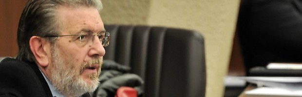 Redazione di Operai Contro, Penati era il braccio destro di Bersani. i giudici del Tribunale di Monza hanno dichiarato la prescrizione per il reato di concussione contestato a Filippo Penati, imputato per il cosiddetto “Sistema Sesto”. L’ex presidente della Provincia di Milano era accusato per presunte tangenti legate alle aree ex Falck e Marelli, due grandi aree industriali del milanese. Restano a suo carico le accuse di corruzione e finanziamento illecito ai partiti. Penati, aveva promesso che si sarebbe presentato in aula per rinunciare alla prescrizione. Penati era assente in aula, Penati ha comunque fatto sapere che “come annunciato, già nei prossimi giorni, farò ricorso in Cassazione per annullare […]