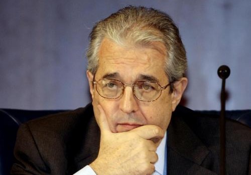 Caro operai Contro Prima di fare il Ministro dell’Economia, Saccomanni è stato direttore generale della Banca d’Italia, mica un pirla qualsiasi. Draghi lo vorrebbe come suo successore come governatore della Banca Centrale Europea. Per stare ben allineato con i suoi colleghi del governo Letta, Saccomanni è pronto per “Un approccio rapido e urgente sull’Imu”. Per i cassaintegrati e gli esodati, Saccomanni è solo preoccupato di non prendere “provvedimenti improvvisati”. Anche lui come i suoi predecessori non ha nessuna intenzione di sbloccare la situazione degli esodati, permettendo loro di andare in pensione dopo essere stati “sgambettati” una prima volta. Nessuna […]