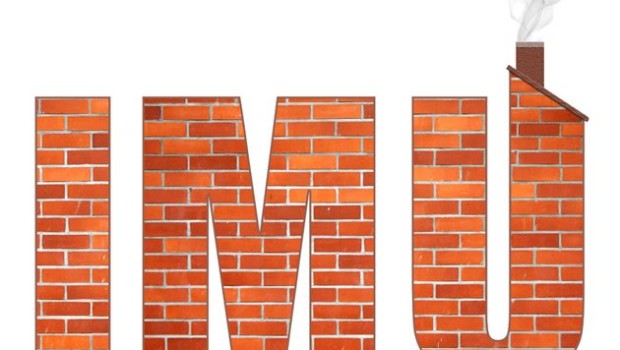 Redazione di Operai Conto, Berlusconi il puttaniere afferma che ha vinto Il Pd afferma che tutto procede bene La prima rata dell’IMU è stata solo sospesa Se entro agosto il governo non trova il modo di farci pagare di più, allora pagheremo a Settembre Un pensionato