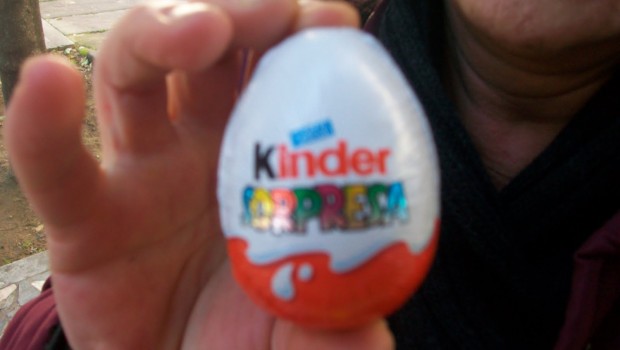 Egregio Direttore, dei 400 milioni di euro, previsti dagli accordi aziendali per i contratti di solidarietà, il governo ne ha stanziati solo 57. “Non ci sono soldi” dice Letta, l’attuale capo del governo dei padroni e dei ladroni. I 600 mila euro, frutto del taglio degli stipendi dei ministri parlamentari, Letta li aveva promessi ad una “copertura simbolica per gli strumenti di tutela di chi perde il lavoro”. Poi Letta ha cambiato idea e ha dirottato questi soldi al mancato introito dell’Imu, la tassa sospesa anche per chi abita in ville e residenze di lusso. Letta è un galantuomo. […]