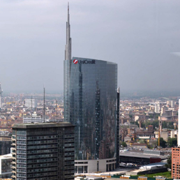 Redazione di Operai Contro, I politici della regione Lombardia sono bravi truffatori: da una parte si interviene sulle indennità degli ottanta consiglieri regionali lombardi e dall’altra si compensa e si ricompensa il taglio aumentando ad hoc i rimborsi spese, che potrebbero così passare a 4500 euro netti al mese. Sarebbe l’effetto di una proposta di legge ideata come risposta ai tagli previsti dalla legge 213 del 2012 , dopo i noti casi alla Fiorito er Batman. Qualora fosse approvata la proposta di legge (targata Pd, Pdl, Lega) elaborata da un gruppo di lavoro coordinato dall’assessore al Bilancio, Massimo Garavaglia, […]