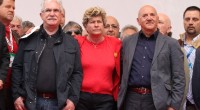Cara redazione di Operai Contro, Sindacati uniti  nella tradizionale festa del Primo maggio dedicata ai lavoratori. Camusso, Bonanni e Angeletti, i tre segretari confederali sul palco a Perugia, in un Paese in preda a uno smottamento occupazionale con gli ultimi dati Istat (di ieri) che contabilizzano una disoccupazione giovanile al 38,4% e le decine di vertenze industriali sul tavolo del ministero dello Sviluppo Economico. Così rileva Susanna Camusso, segretario generale Cgil, «senza lavoro il Paese muore e questo Paese non può morire» aprendo il suo intervento. Hanno ragione. Senza il lavoro di noi operai, i padroni non possono sopravvivere. […]