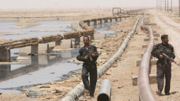 RASSEGNA STAMPA Mo, Irak, Kurdistan, Turchia, Usa The Guardian           130610 Il petrolio d’oro del Kurdistan iracheno aumenta le tensioni con Baghdad Il petrolio del Kurdistan iracheno non riguarda solo le relazioni interne, ma anche quelle con Siria, Iran, Turchia e Usa. –  Gli accordi del governo Barzani del Kurdistan iracheno (KRG) con le compagnie petrolifere internazionali sono stati siglati senza il benestare del governo centrale di Baghdad del primo ministro sciita Nouri al-Maliki, o   con il quale è in corso una feroce disputa su Costituzione e ripartizione dei proventi petroliferi, pagamento dei guerriglieri Peshmerga, risarcimento delle vittime del genocidio […]