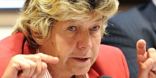 Redazione di Operai Contro, Oggi a Roma la processione di CGIL-CISL-UIL . I sindacalisti sono uniti dalla richiesta di ridurre le tasse sul lavoro. Da diversi anni i vari governi hanno accolto la richiesta dei sindacalisti. Riducono il salario e riducono le tasse sul salario. Ai sindacalisti non basta. Vogliono una consistente riduzione sulle tasse sul lavoro che pagano i padroni. “I lavoratori in cassa integrazione a zero ore da inizio anno sono 520mila, con 460 milioni di ore nei primi cinque mesi”, “una perdita secca in busta paga per i dipendenti coinvolti di 1,7 miliardi, pari a una riduzione del salario di […]