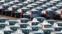 Ancora un calo a giugno per il mercato dell’auto in Europa. Le immatricolazioni sono scese del 6,3% a 1.175.363 vetture, contro 1.254.022 di un anno fa. Si tratta – precisa l’Acea che diffonde i dati – del livello più basso dal 1996. A maggio le vendite erano scese del 5,9%. Nel semestre primo semestre del 2013 il mercato è a 6.436.743 unita’, in calo del 6,7% sul 2012. Ancora più accentuata la flessione di Fiat Group Automobiles che a giugno ha immatricolato in Europa 69.027 nuove vetture, in calo del 13,6% rispetto alle 79.892 di un anno fa. A […]