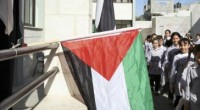 Redazione di Operai Contro, vi invio un articolo sulle torture ai bambini Palestinesi. In un rapporto del 14 giugno il Comitato dell’Onu per la difesa dei diritti dei bambini accusa lo stato di Israele di violenze e torture sistematiche nei confronti dei minori palestinesi detenuti, usati anche come scudi umani. Il portavoce del ministero degli Esteri israeliano Ygal Palmor ha risposto che questo dossier è stato stilato “attraverso fonti secondarie, non verificate, e che non c’è stata richiesta di collaborazione”, citando poi il Rapporto dell’Unicef del marzo scorso come esempio di correttezza. Eppure, le conclusioni dell’Unicef, che ha scritto di “maltrattamenti, diffusi, sistematici e istituzionalizzati” ai danni dei minori palestinesi sono molto simili a […]