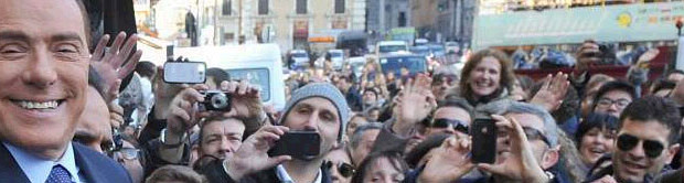 Redazione di operai Contro, vi invio un articolo su Berlusconi. In questi giorni si parla molto delle sue condanne Per il M5S che ha sollevato la questione, Silvio Berlusconi non dovrebbe sedere in Senato perché «in proprio (…) è vincolato con lo Stato per concessioni di notevole entità economica», quelle che consentono alle sue tv di trasmettere sul territorio nazionale. Condizione che, prescrive la legge 361 del 1957, determina la sua ineleggibilità. Il caso è arrivato ieri sul tavolo della Giunta per le elezioni e le immunità parlamentari del Senato, composta da 23 senatori: 8 del Pd, 6 del Pdl, 4 grillini e uno a testa di Scelta Civica, Gruppo per le […]