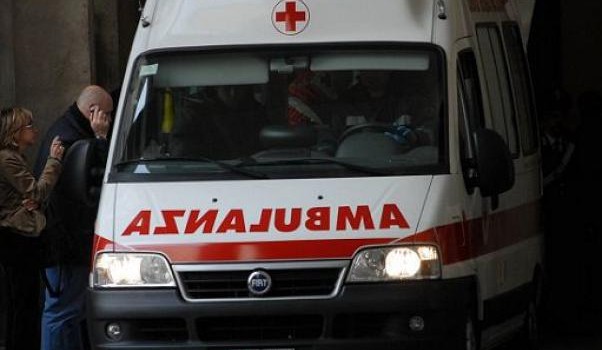 Cara Redazione, mentre la tivù ci rincoglionisce con il crollo delle borse e il canone TV pagato con la bolletta elettrica, continua a passare sotto silenzio lo stillicidio quotidiano degli operai uccisi per il profitto. Queste tragedie, purtroppo reali, filtrano a malapena dalla cronaca dei giornali locali e sono assenti dalla TV. Maledette le Borse e chi le ha inventate! Maledetto il sistema sociale fondato sullo sfruttamento e gli omicidi per il profitto. Organizziamoci nel Partito Operaio per farla finita con questo stato di cose. Organizziamoci per imporre la dittatura degli Operai. Aggiungo il trafiletto che ho preso dal […]