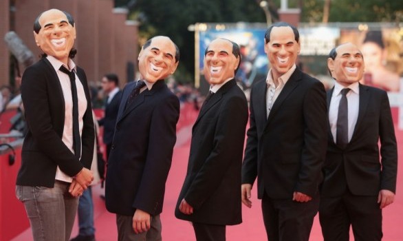 Caro Operai Contro, 1) prima della condanna di Berlusconi, una priorità del governo Letta, era la riforma della legge elettorale. 2) Dopo essere stato condannato, Berlusconi pretende la riforma della giustizia. 3) Anche Napolitano cambia idea e dà la priorità alla riforma della giustizia. 4) Oggi sul Corriere, Panebianco scrive: “c’è uno squilibrio di potenza fra magistratura e politica”. 5) Ancora Panebianco: “La magistratura è l’unico potere forte, e lo è perchè tutti gli altri poteri, a cominciare da quello politico sono deboli”. 6) Sempre Panebianco:”Il potere forte della magistratura, non permetterà mai una riforma del potere debole che […]