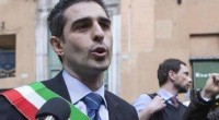 PER IL DIBATTITO Redazione di Operai Contro, il M5S è la formazione piccolo borghese che porta avanti il tentativo del salvataggio della democrazia rappresentativa dello stato dei padroni. Alle elezioni politiche e amministrative il partito maggioritario è stato quello dell’astensione con più del 45% di astenuti. Il M5S ha capito che la democrazia rappresentativa andava a morire. Pizzarotti proclama la “giornata della democrazia”. Riportiamo alcuni passi di un articolo del fatto quotidiano: Dopo quasi un anno e mezzo alla guida del Comune, i Cinque stelle chiamano i cittadini a partecipare al governo di Parma con la “Giornata della democrazia” e “l’assemblea […]