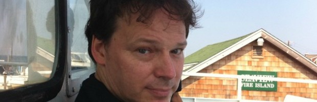 PER IL DIBATTITO Il debito dei Paesi del Terzo mondo è diventato “un’ingiustizia sociale“. E l’obbligo di rimborsarlo è un falso “dovere morale“, creato da retaggi ereditati dal passato e storture tutte moderne. A sostenerlo è David Graeber, noto per la sua partecipazione al movimento di protesta Occupy Wall Street. In un’intervista al settimanale francese L’Express, l’antropologo e attivista anarchico statunitense si scaglia contro il meccanismo del debito, che asfissia decine di Paesi in via di sviluppo. E ormai, con la crisi economica degli ultimi anni, non più solo quelli. Graeber ha pubblicato un’opera monumentale a riguardo (oltre 100mila copie già vendute), dal titolo Debito: 5.000 anni di storia. […]