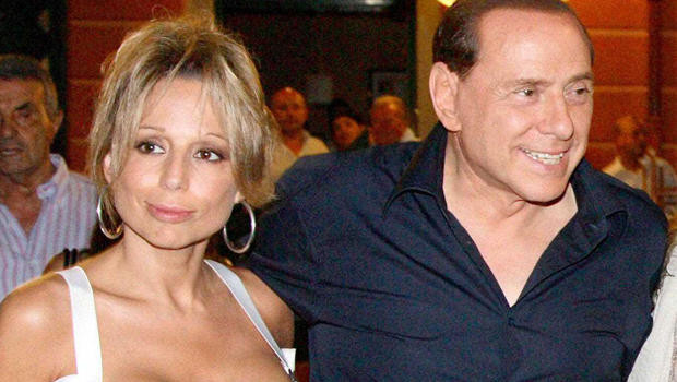 Caro Operai Contro   “La nostra famiglia sta già pagando un prezzo troppo alto. Pensiamo bene alle mosse che facciamo”. E’ Marina Berlusconi a dire questo. Come darle torto vista la famiglia super allargata che si ritrova?   1) In questi giorni Mediaset in Borsa sta andando in picchiata.   2) Le Olgettine fino quando accetteranno di essere a mezzo servizio, senza straordinari? Babbo Silvio deve trattarle bene, potrebbero avere tante cose da raccontare.   3) Se Pd e Pdl il 9 settembre salvano il babbo Silvio dalla decadenza da parlamentare, non è detto che tanti elettori di Pd […]