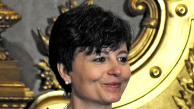 Redazione di OperaiContro, le barzellette delle intese dai larghi buchi aumentano di giorno in giorno. Stavolta il taglia & incolla coinvolge la scuola (quell’istituzione dove la lista di inoccupati QUALIFICATI in attesa di impiego e precari è forse la più lunga d’Europa) e… i disoccupati. Per finanziare la scuola sorretta dalla ministra ex-Pantera che invita “alla ribellione gli studenti” si prevede tra il resto un taglio di ulteriori 52 milioni di euro per il finanziamento alla nuova indennità di disoccupazione, dal 2012 definita con la legge Fornero “ASPI” . La bozza del decreto parla di aumento delle tasse sugli […]