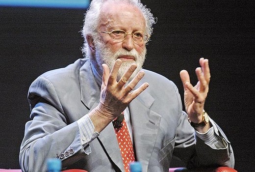 Caro Direttore, oggi dalla prima pagina de “la Repubblica”, Scalfari reclama “un nuovo partito per la destra italiana”. A Scalfari e tutti quelli che la pensano come lui, torna comodo lavarsi la coscienza autodistinguendosi e dividendo il mondo tra destra e sinistra. Un idealismo che contrappone diverse fazioni di borghesi (appunto destra e sinistra), nella spartizione della torta costituita dagli stessi interessi, fondati direttamente o indirettamente, sullo sfruttamento degli operai. Gli operai hanno abbandonato il metro dell’idealismo, per confrontarsi e muoversi sulla base delle rispettive posizioni e interessi sociali. Scalfari fa parte di quella “categoria” di persone che spera […]