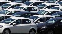 Redazione di Operai Contro, Ad agosto il mercato dell’auto in Europa (27 Paesi Ue più quelli Efta) ha chiuso in calo del 4,9% a 686.957 vetture, contro le 722.458 di un anno fa. A luglio invece le vendite erano cresciute del 4,9% a 1.020.824 unità. Negli otto mesi il mercato ha registrato 8.144.714 unità (-5,2%), mentre nei sette mesi era a 7.457.689 (-5,2%). Lo comunica l’Acea. In linea con il calo del mercato Fiat Group Automobiles che ad agosto ha immatricolato in Europa 35.839 nuove vetture, in flessione del 4,9% rispetto alle 37.695 di un anno fa. A luglio […]