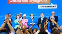 Redazione di operai contro, i leccaculo della stampa scrivono: Vittoria storica per Angela Merkel che, secondo nuove proiezioni della seconda rete pubblica Zdf, conquista la maggioranza assoluta in seggi al Bundestag: 304 su 606 totali, secondo calcoli della tv con Cdu-Csu al 42,5% (+8,7% sul 2009). I leccaculo hanno dimenticato di aggiungere che il 42,5 % e la percentuale sul 60% dei votanti. In ogni caso anche in Germania i partiti borghesi devono accordarsi per governare Un lettore