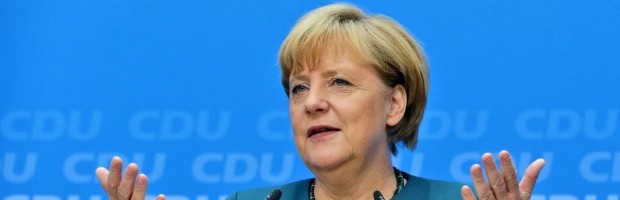 Redazione di Operai Contro, in Germania hanno vinto le elezioni chi non è andato a votare. Angela Merkel si appresta a guidare un’altra “grosse koalition”. Il congresso della Spd a Berlinoha deciso infatti a grande maggioranza di avviare trattative con la Cdu-Csu per un governo di grande coalizione, alla testa del quale ci sarebbe ancora una volta la Cancelliera. I borghesi  non riescono più a trovare nella democrazia parlamentare la soluzione. Le bande di gangster, come in Italia, devono accordarsi per fare un nuovo governo Un lettore