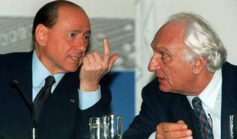 Caro Direttore, se, come sembra, Berlusconi avrà un trattamento diverso dalla condanna avuta dopo regolare processo fino al 3° grado di giudizio, e se anche il percorso previsto in questi casi dal Parlamento, verrà aggirato, rivendichiamo parità di trattamento per tutti i condannati: fuori tutti dalle galere. Per gli autentici e sovrani delinquenti che stanno in Parlamento, è tempo di rispolverare (e lubrificare) la ghigliottina. Liberi tutti.