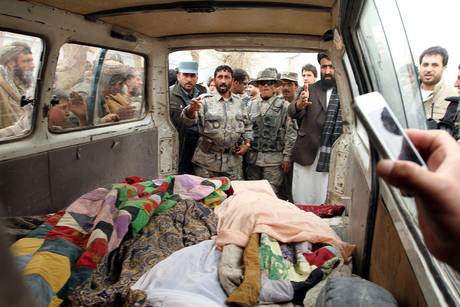 Redazione di Operai Contro, i leccaculo dei padroni nostrani ci presentano sempre i ribelli Afghani come mussulmani e terroristi. Il popolo Afghano deve combattere contro gli eserciti degli occupanti che da più di dieci anni compiono stragi di donne,uomini e bambini. Il popolo Afghano deve combattere contro i padroni che li sfruttano e li ammazzano. Almeno 27 operai sono morti ed altri 20 sono rimasti feriti in una miniera di carbone nella provincia settentrionale afghana di Samangan. Lo riferisce oggi il quotidiano online Khaama Press. Una quindicina di minatori sono stati riportati in superficie dai soccorritori, mentre esiste il […]